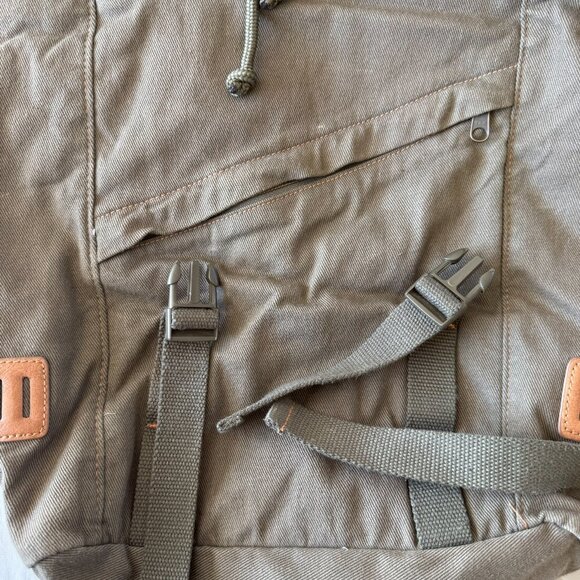 J.Crew Canvas Backpack Drawstring Green Rucksack Flaptop - Picture 2 of 4